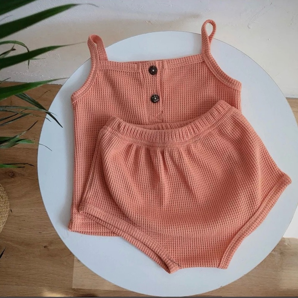 Baby girl 2 piece set in CORAL.
